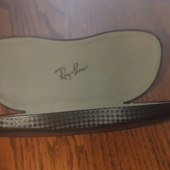 Ray-Ban Black Lady Burbank with Case - Picture 8 of 9